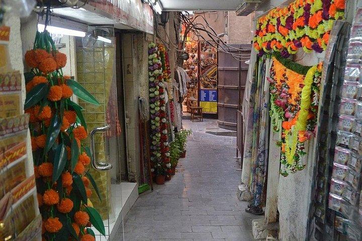 Old Dubai Walking Tour: A Taste of Tradition, Abra & Souk Secrets