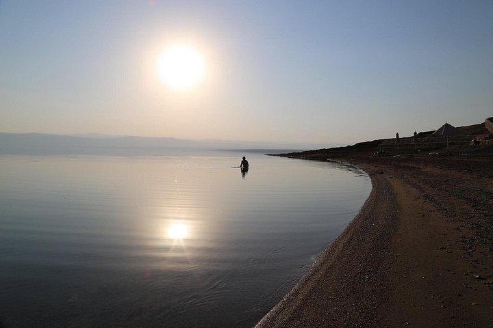 昼食付きの死海へのプライベート日帰り旅行