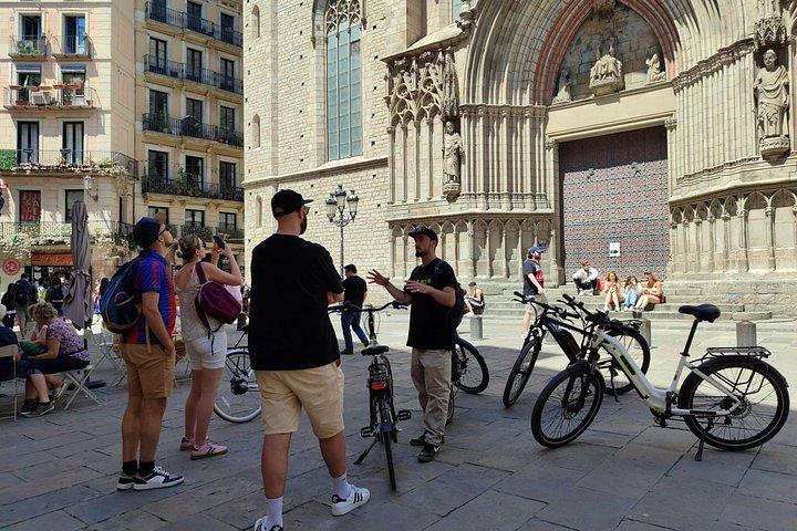 バルセロナでのプライベートバイクツアー： 人気の観光スポットと地元の洞察