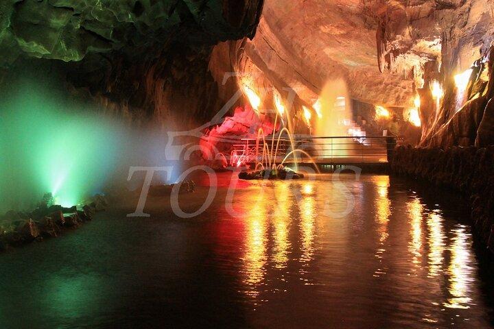 Lisbon: Fatima, Nazare, Obidos, mira de aire cave private tour