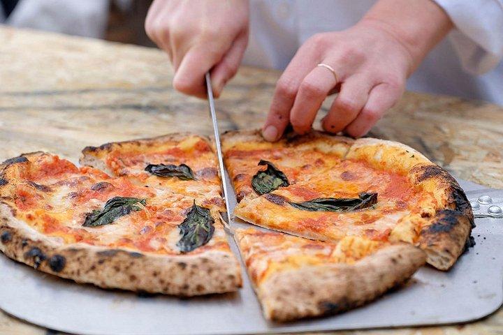 トスカーナのブドウ園でピザ作り＋ワインテイスティング（4～コース料理）