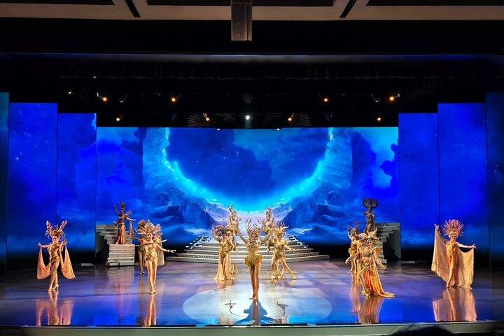 Colosseum Cabaret Pattaya Gold