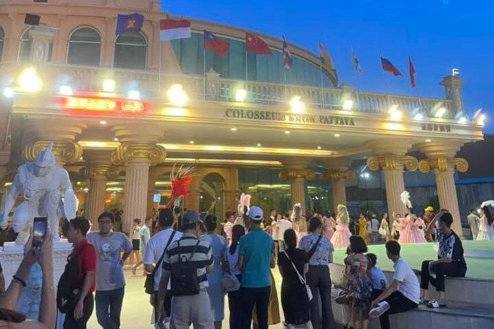 Colosseum Cabaret Pattaya Gold