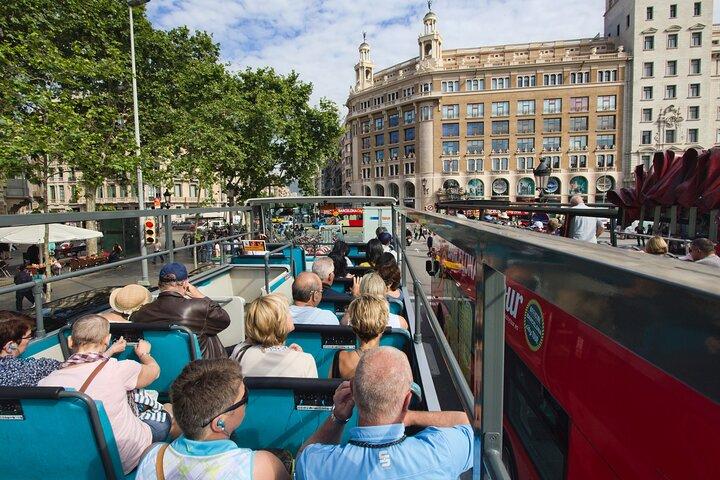Hop on Hop off Barcelona City Tour en FC Barcelona Museum Ticket