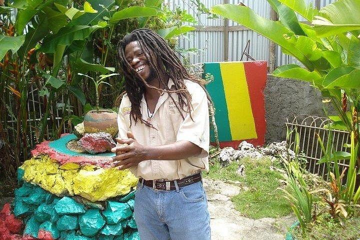 ボブ・マーリー生誕地と休息地9マイルジャマイカ
