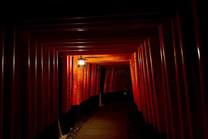 Kyoto Nachtwanderung in Fushimi Inari mit 4 Gion Area Highlights