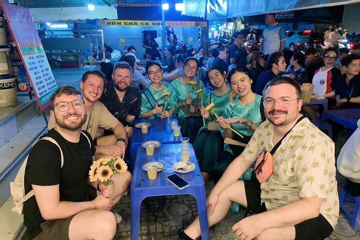 Street Food Adventure in Moto Tour