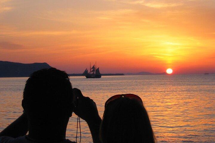 Crucero al atardecer Santorini