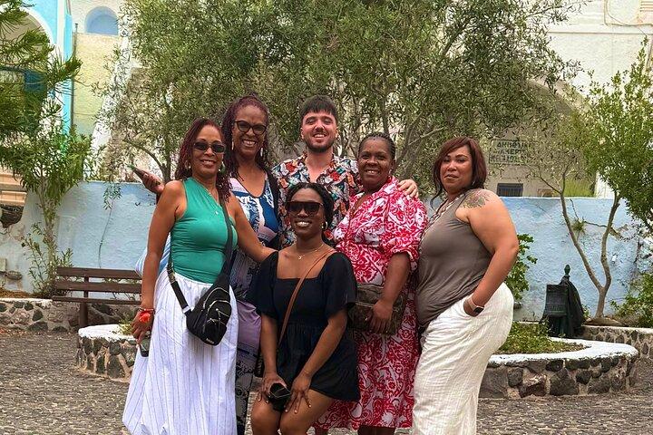 Excursão à costa de Santorini em estilo - pela família Katsipis