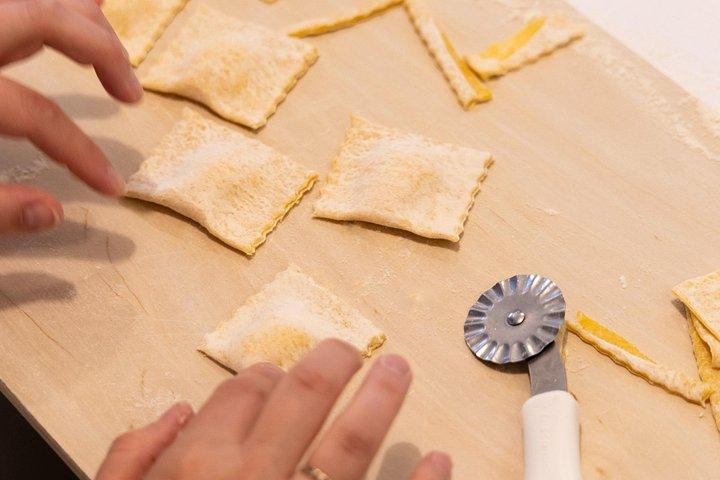 ローマでフェットゥチーネ・ラヴィオリとティラミスの料理教室