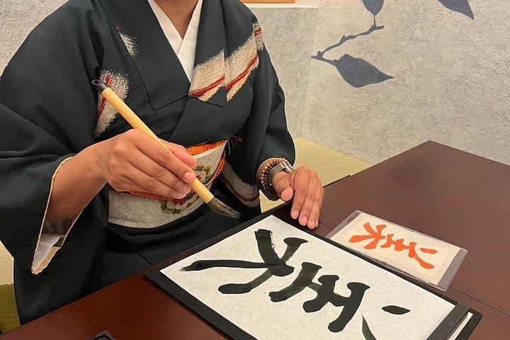 Osaka: Tea Ceremony, Calligraphy, and Kimono Experience