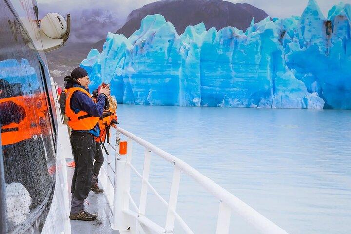 Grey Glacier Navigation i Torres Del Paine