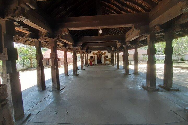 キャンディの田園工芸品と寺院体験（ランチ付き）