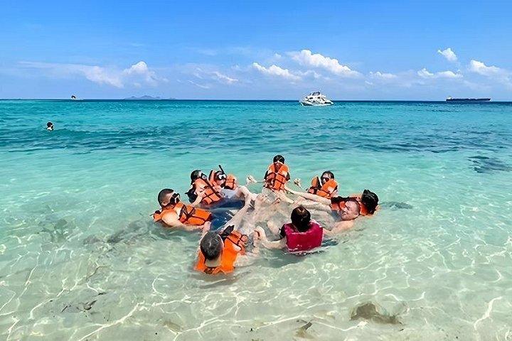 パタヤ発ラーン島旅行（ジェットスキーパラセーリングシュノーケリング付き）