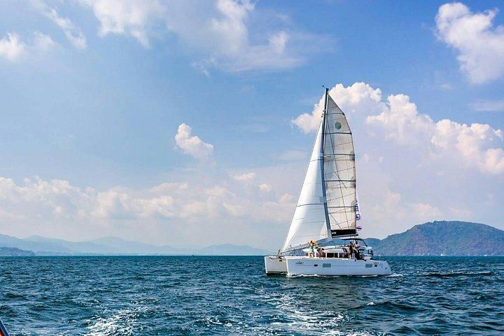 プーケットコーラル島と豪華カタマランによるサンセットディナー
