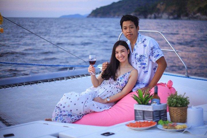プーケットコーラル島と豪華カタマランによるサンセットディナー