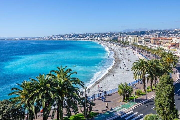 Traslado privado de ida de Cannes a Nice, parada de 2h em Antibes