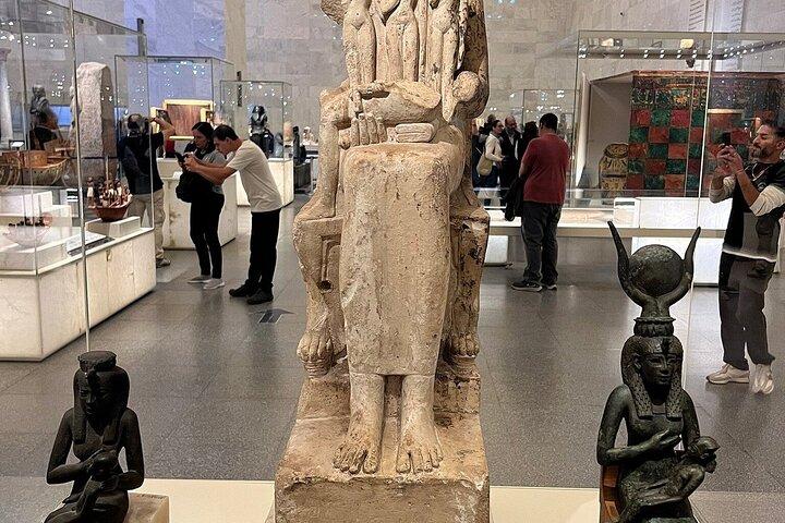 大エジプト博物館、ピラミッドへのプライベート日帰りツアー
