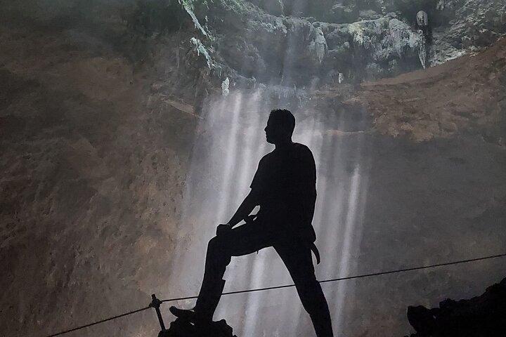 Tour compartido de Yogyakarta : Cueva de Jomblang & Pindul con opción DRONE