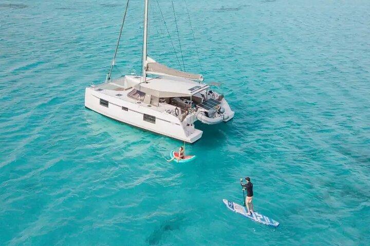 Sip, Sail och Savor Private Catamaran Upplev upp till 20 personer