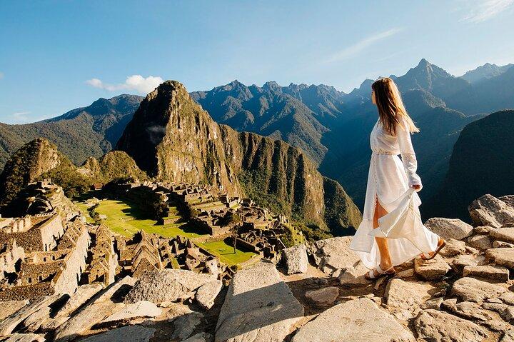 2-Day Tour of the Sacred Valley and Machu Picchu by Train