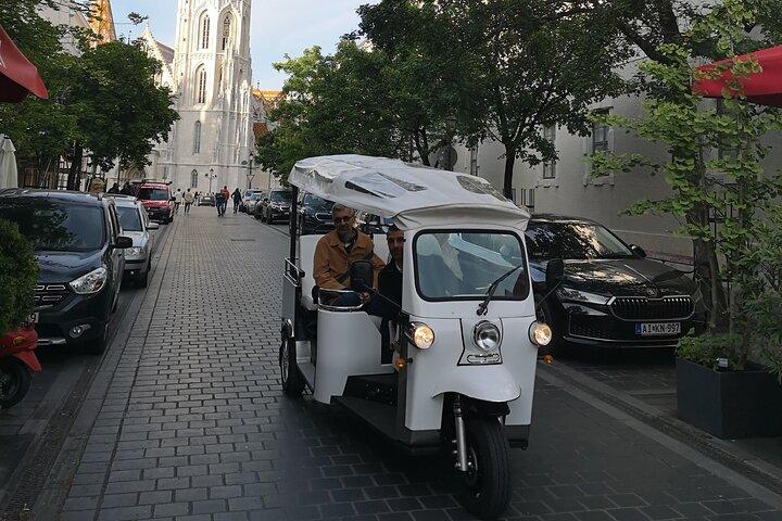 Visite privée en tuk-tuk électrique à Budapest