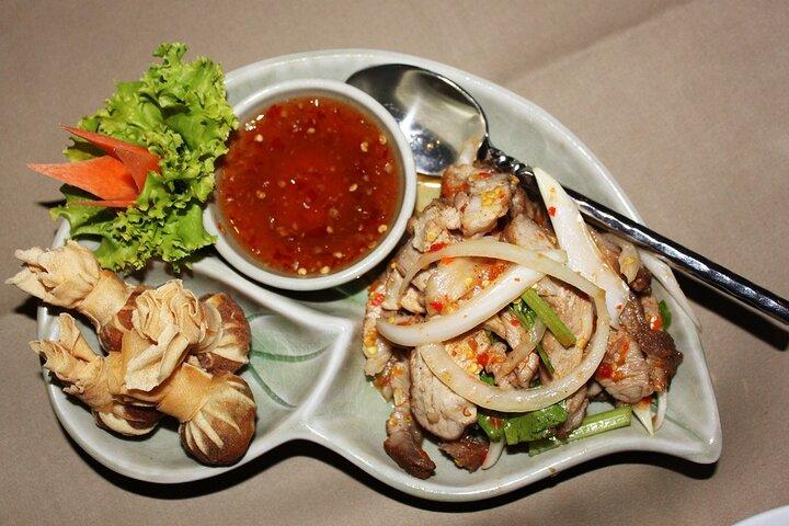 Manohra Royal Thai Dinner Cruise com pre Canapés