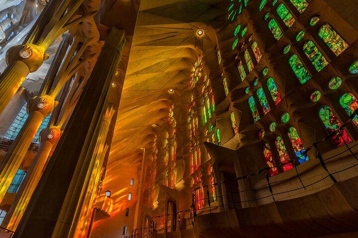 Halbtägige geführte Besichtigung von Montserrat & Sagrada Familia
