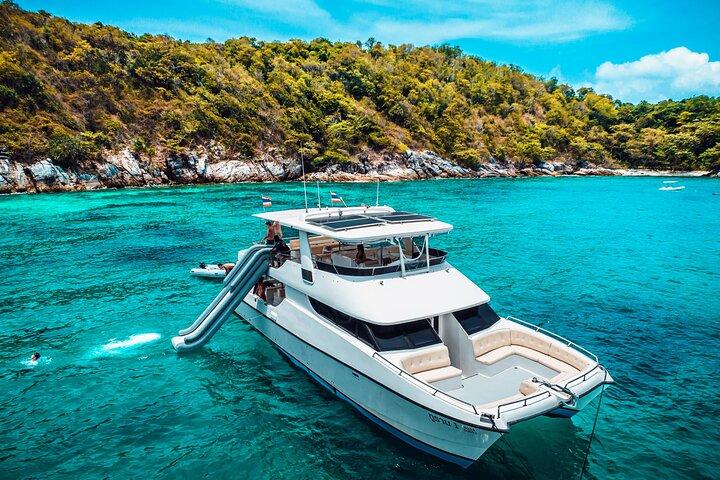 Moonlight Luxury Yacht Cruise para Phi Phi e Maithon de Phuket