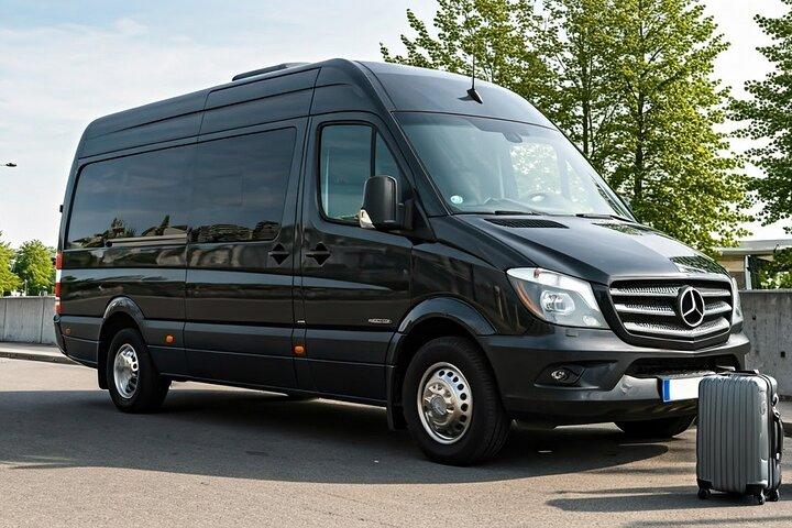 Transporte privado e confortável do Porto de Rafina ao Centro de Atenas