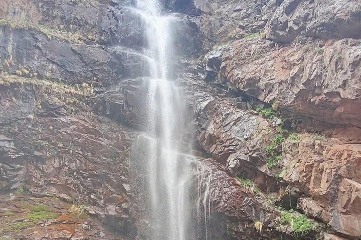 マラケチェ・アトラス山脈からの日帰りツアー。ラクダ乗り付き。