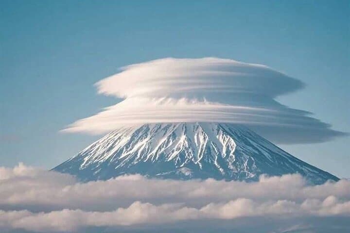 Scenic Fuji Escape: Hakone, Peace Park & More by Green Plate Car