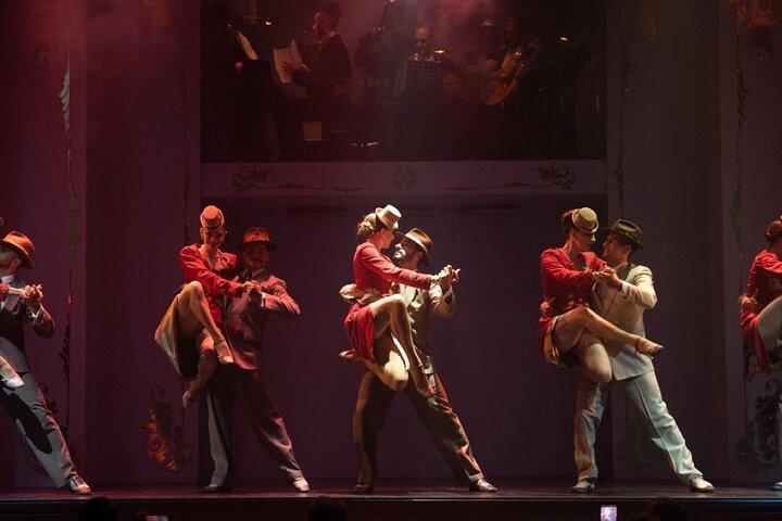 Show de tango no Café DE los Angelitos, com jantar opcional