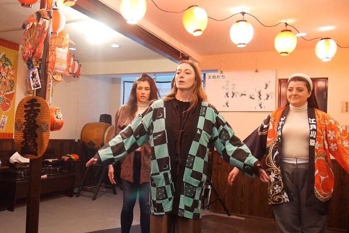 通天閣近くで盆踊りを踊ろう