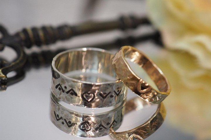 コービー、自分だけのパーソナライズリングを作ろう - UniqueJewelryExperience
