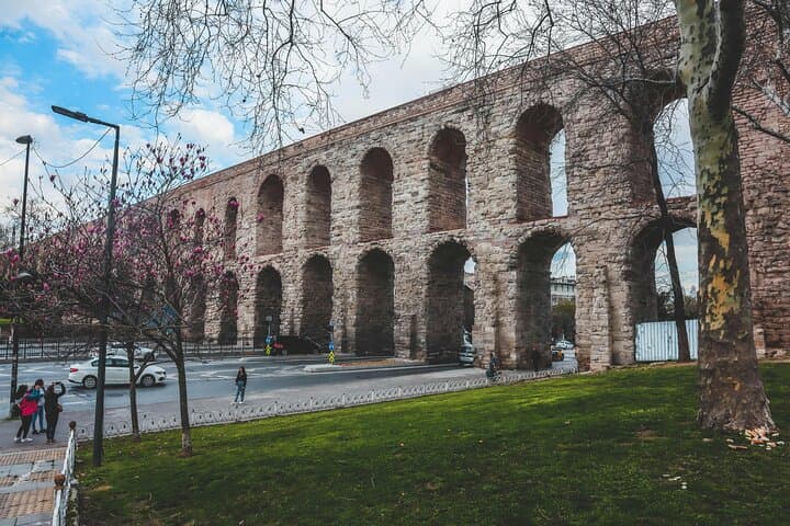 Istanbul: The Water City Few Know — Cisterns, Aqueducts & Hammam