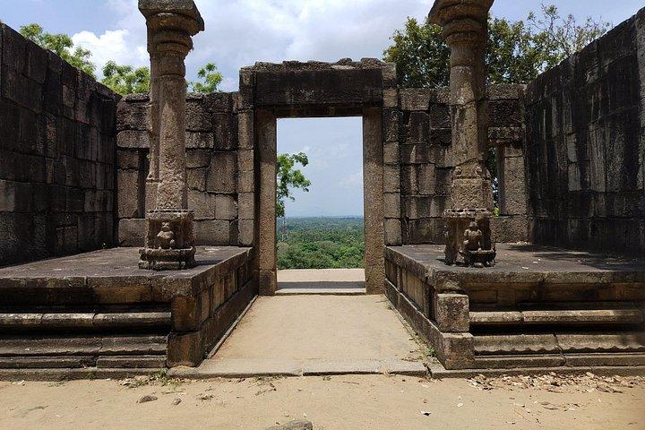 Visit Around Ella with diyaluma falls