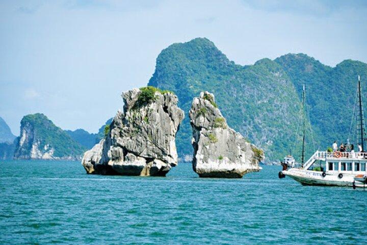 Private 4-Hour Boutique Cruise Through Stunning Halong Bay