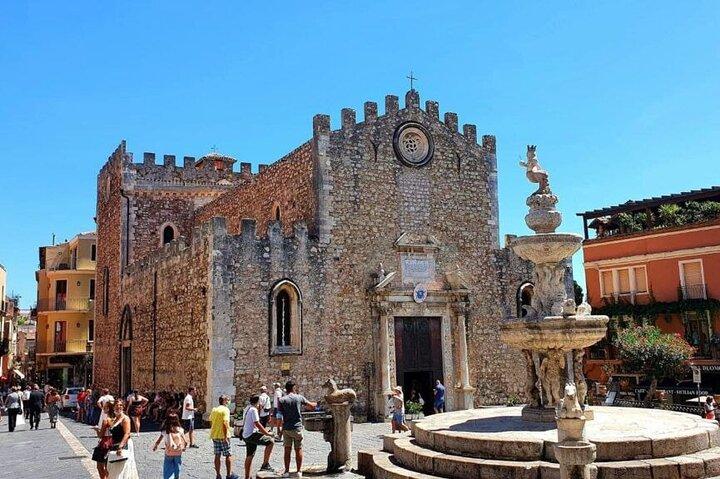 Taormina: Transferência privada de ida e volta a partir de Messina