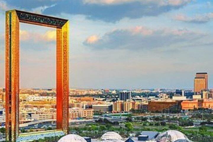 Oplev Dubai Frame Entré