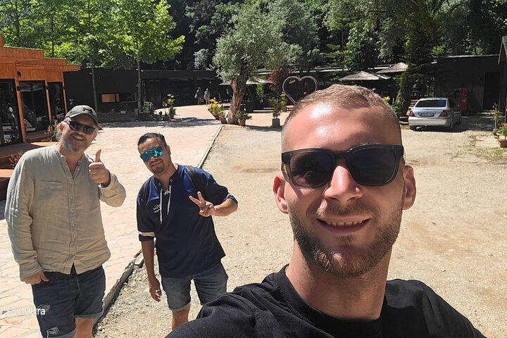 Visite o Parque Nacional de Blue Eye e o Castelo Lekuresi