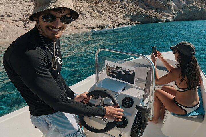 Descubra Milos com aluguel de barcos