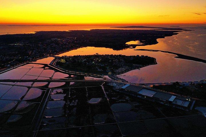 カブリオツアー： ニン旧市街、塩の家、王立ブドウ園
