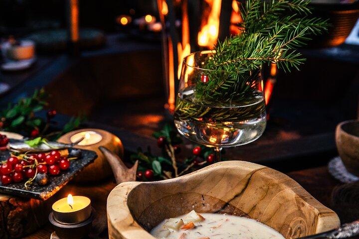 Arctic Magic: Julemandens landsby, Snowmobiling & Glass Igloo Lunch