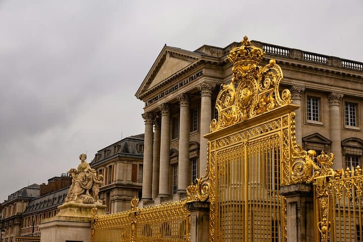 VIP Private Versailles by Golf cart | Palace, gardens & Trianon