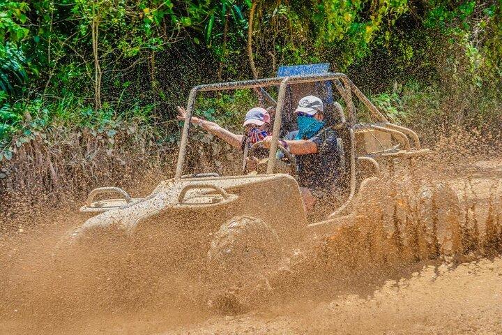Excursion en buggy tropical à Water Cave et Macao Beach