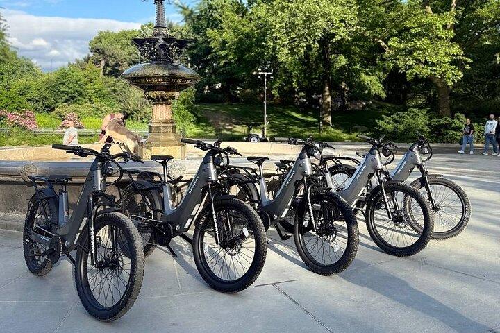 ニューヨーク市のセントラルパークのガイド付き電動自転車ツアー