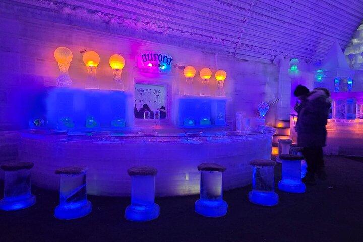 Midnight Sun Magic Chena Hot Springs Tour do Museu do Soak e do Gelo