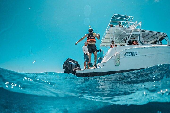 Escape Privado: Isla Contoy e Isla Mujeres com snorkeling