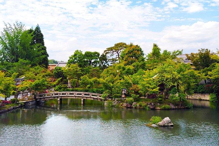 京都： 永観堂の古き良き寺路を紡ぐセレーネ散策